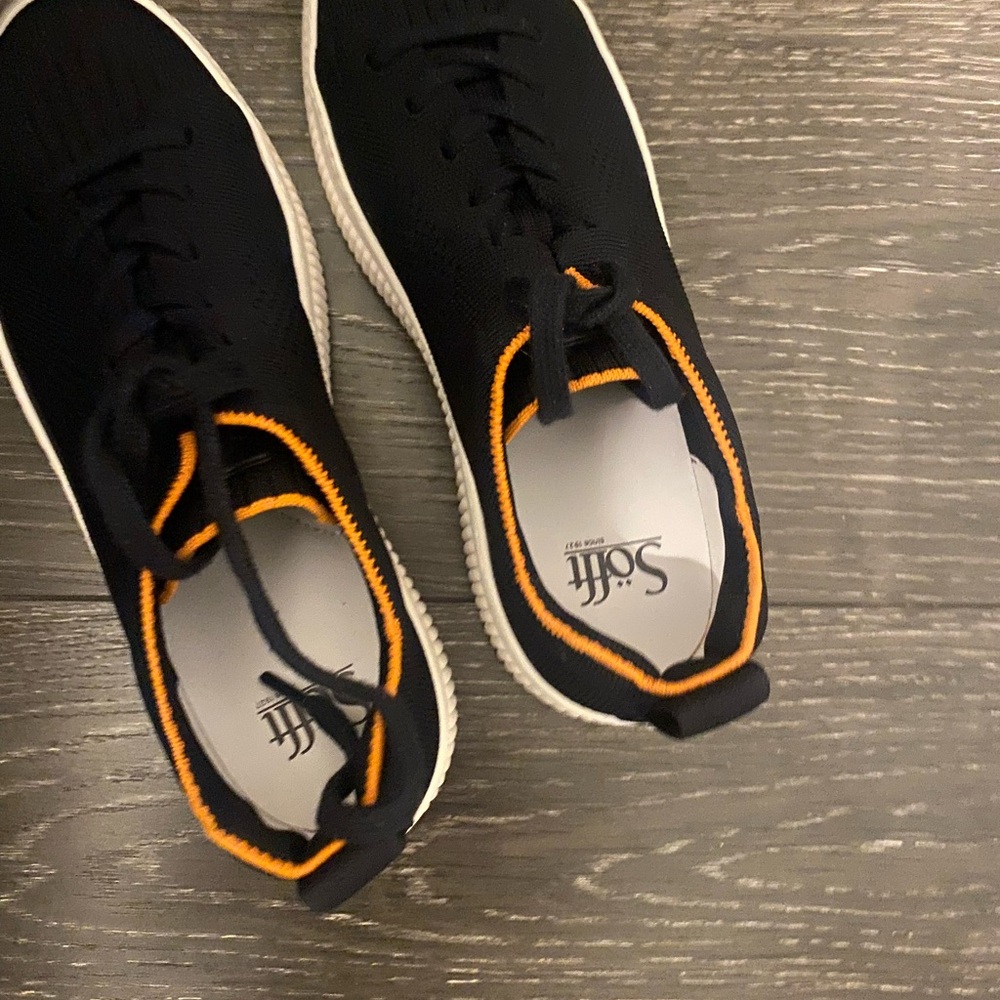 Sofft navy sneakers